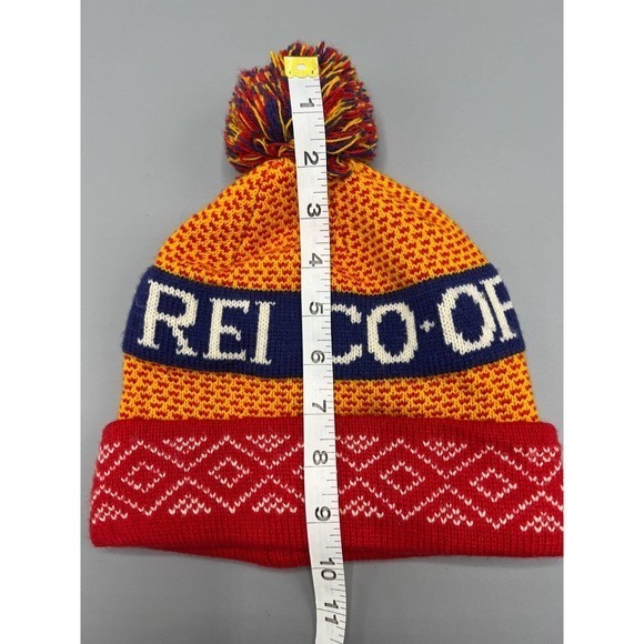 REI CO-OP Youth 7-14Y Kids Winter Beanie Retro Hat Pom‎ Red Orange Navy - Picture 4 of 6